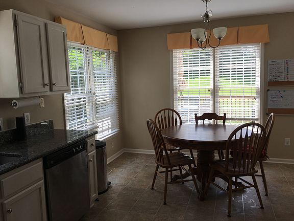 3rd image of 204 Lippershey Ct