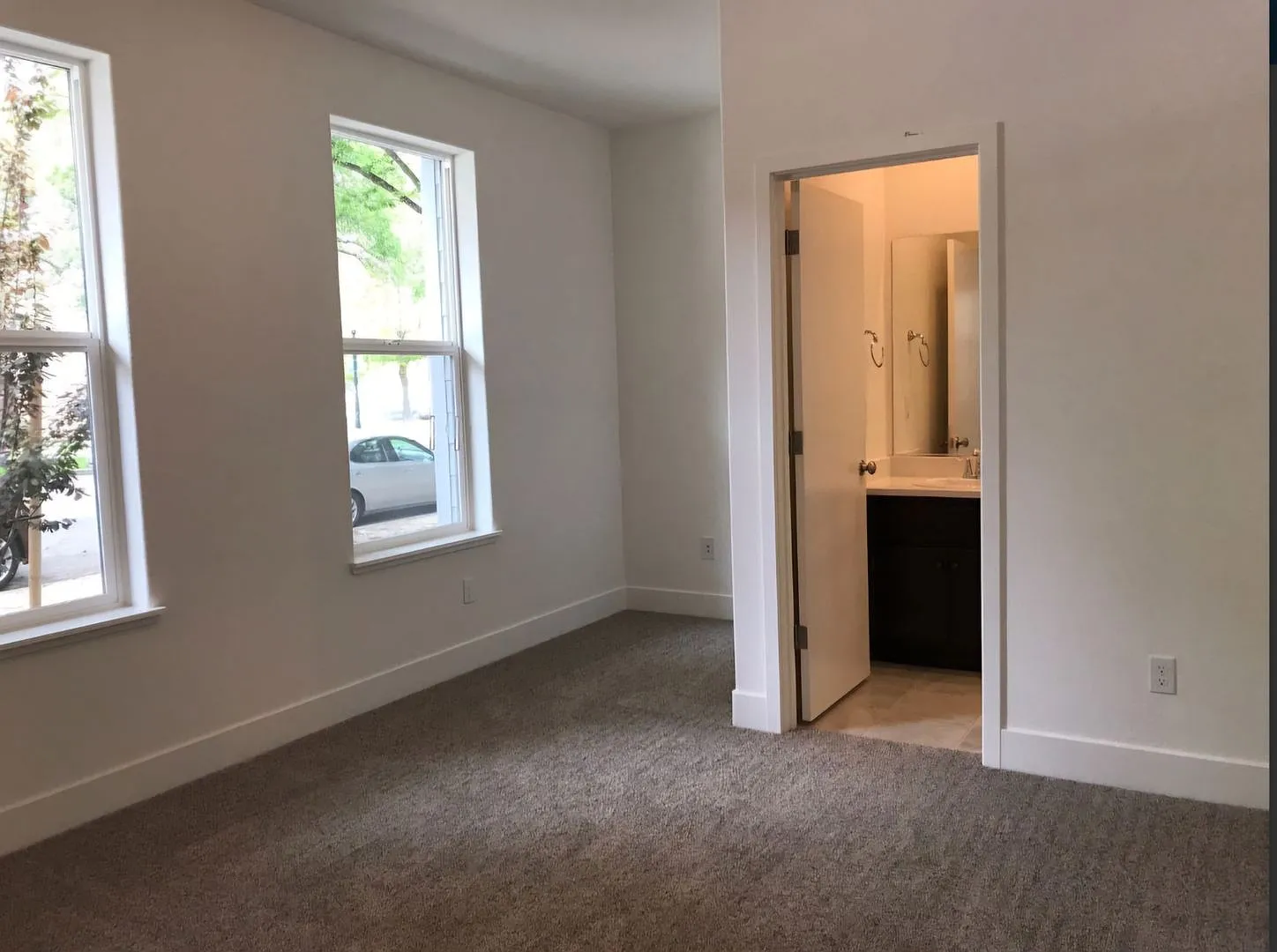 Stunning Home in the heart of the Downtown — Photo 4