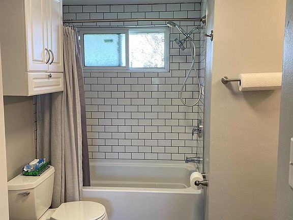 3rd image of 46 W Governor Rd