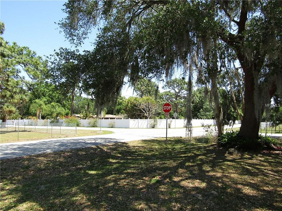 2nd image of 2944 51st St