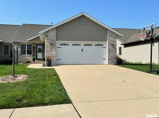 313 Butler Ln, Chatham, IL 62629