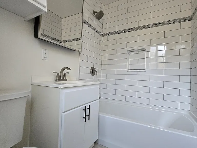 11132 Stockwell Dr #B — Photo 5