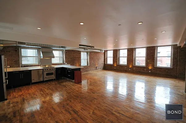 Rented by Bond New York | media 7