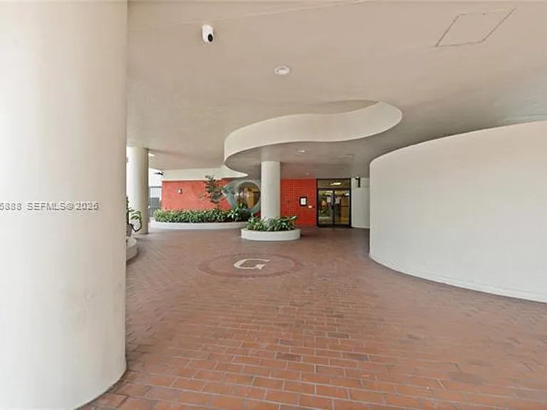 1621 Collins Avenue Cu #908 — Photo 13