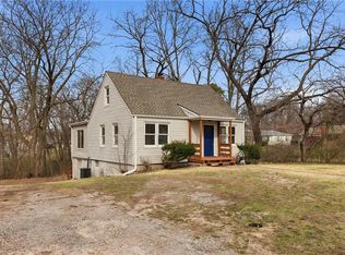 3900 S Circle Dr, Independence, MO 64052