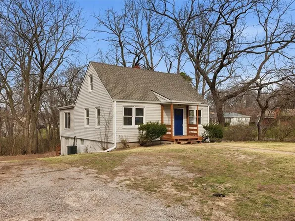 3900 S Circle Dr, Independence, MO 64052