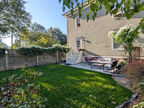 7 Bolton St #1, Somerville, MA 02143