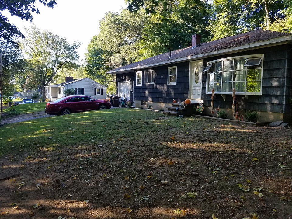 2nd image of 32 Rock Ave