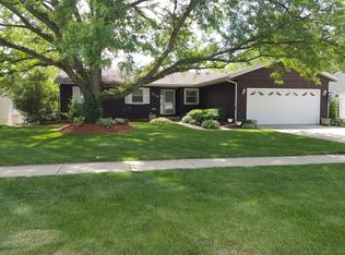 516 N Lyle Ave, Elgin, IL 60123