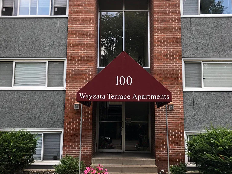 Wayzata Terrace Apartments — Photo 2