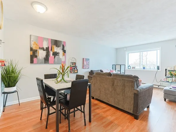 27 Willis St APT 18, Framingham, MA 01702