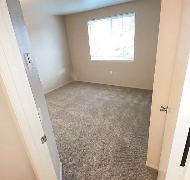 1401 N Springbrook Rd — Photo 26
