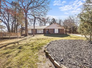 2539 N Warwick Dr, Fayetteville, AR 72703