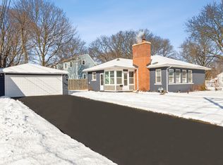 210 College St, Crystal Lake, IL 60014