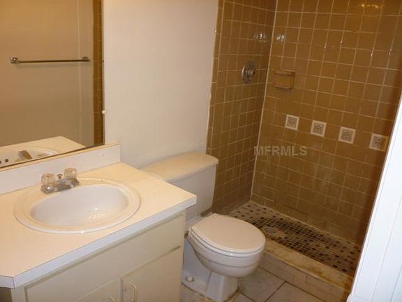 4th image of 210 Dorchester Sq