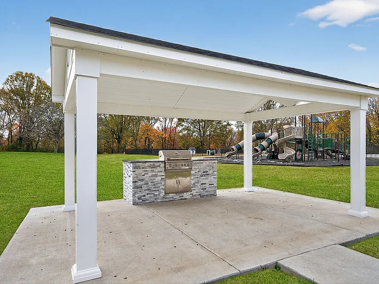 10-web-or-mls-700-moraine-ct