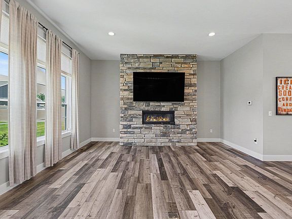 4th image of 4716 N West View Dr