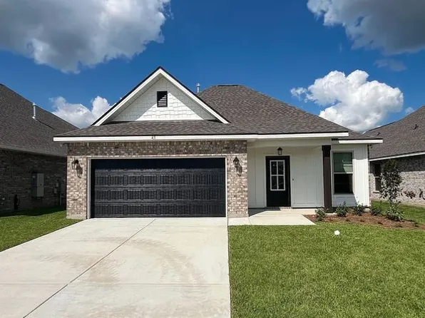 45 Hydrangea Blvd, Freeport, FL 32439