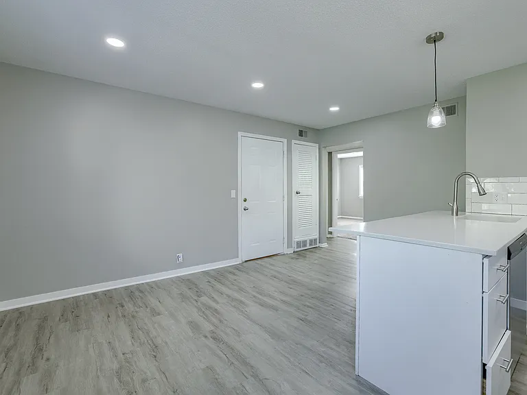 1008 S 29th St #3 — Photo 7