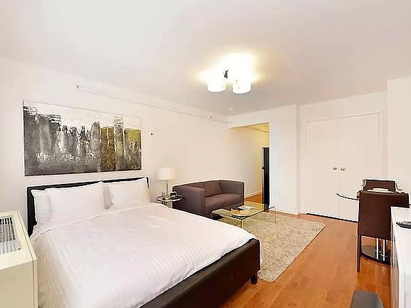4th image of 140 W 19th St APT 3D