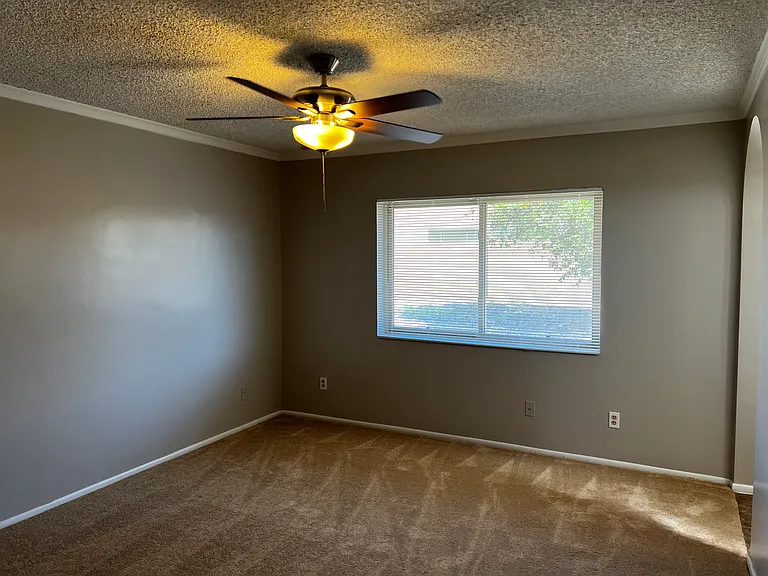 3424 W Aire Libre Ave — Photo 5