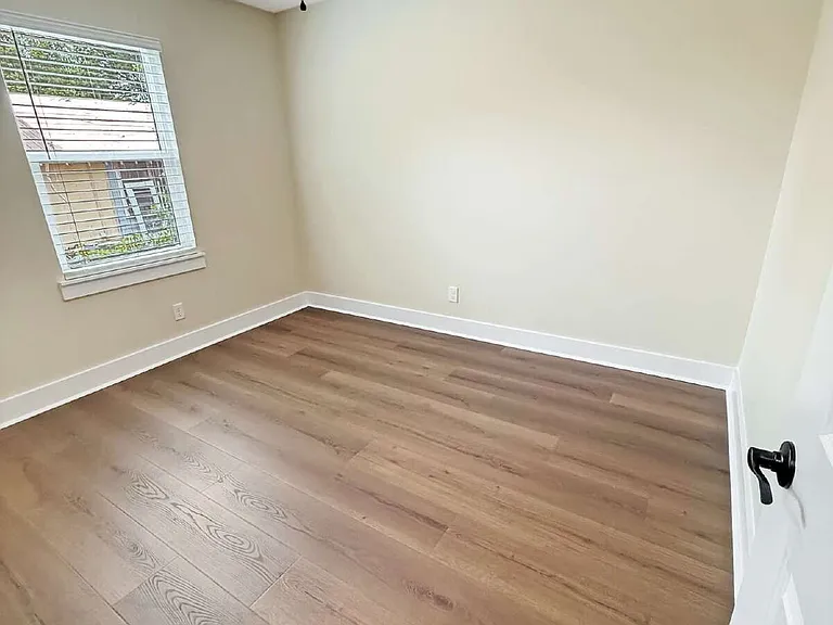 239 N K St — Photo 8