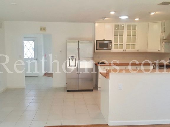 3rd image of 10019 Knight Dr