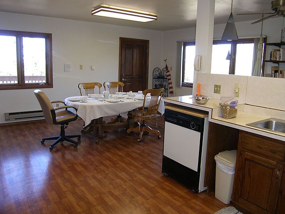 kitchen /eating space