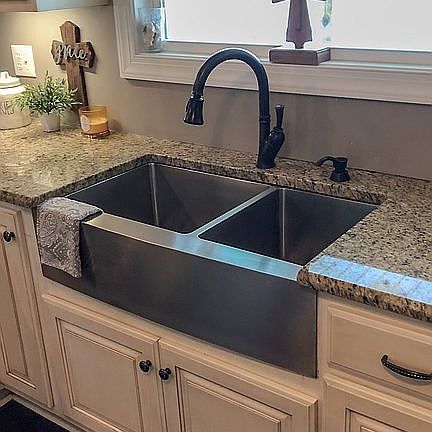 Farmhouse sink