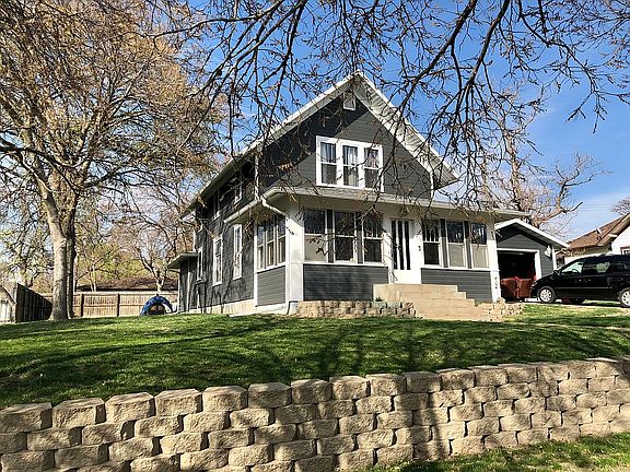 3rd image of 317 E Lawler Ave