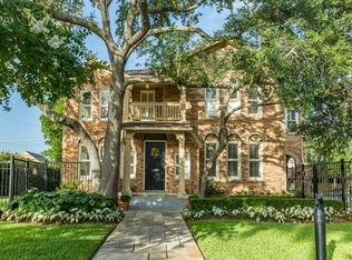 8 Cedar Lawn Cir, Galveston, TX 77551