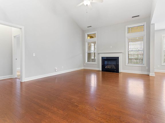5th image of 1528 Lily Creek Dr