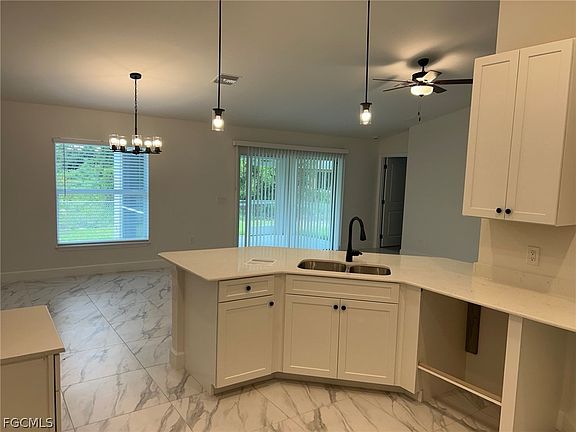 4th image of 439 Rathburn St