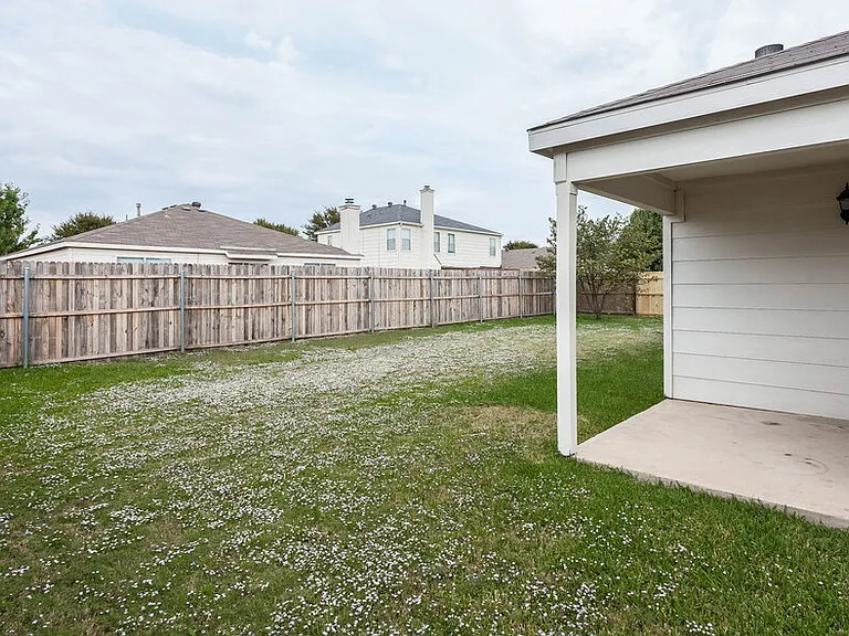 1100 Greenbend Dr — Photo 15