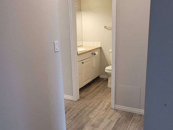 4th image of 333 43rd Ave W #402