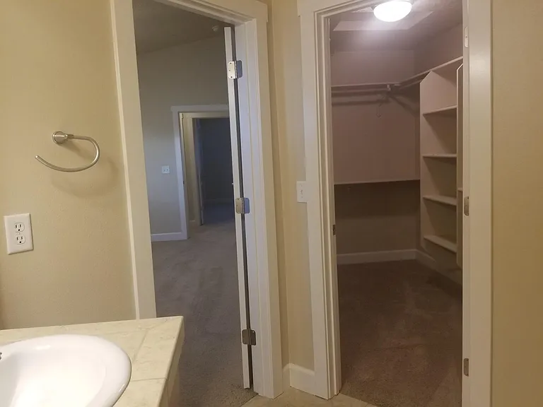 4708 N Zachary Way — Photo 10