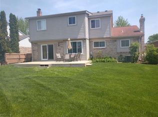 47551 Valley Forge Dr, Macomb, MI 48044