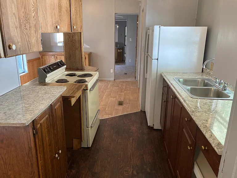 15 Cedar Ave — Photo 6