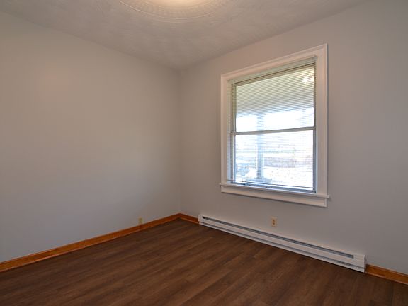 4th image of 836 N Main Ave #1