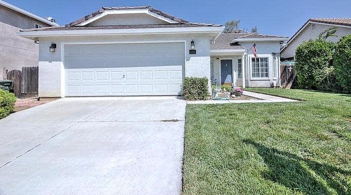 2nd image of 2110 Spruce Dr