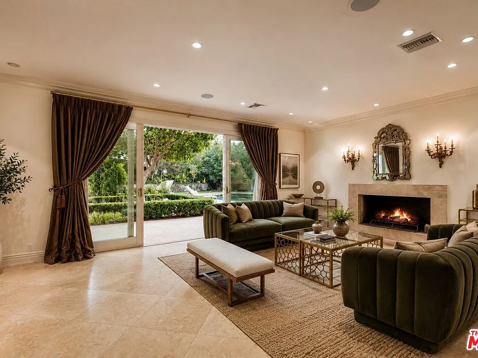 1915 Loma Vista Dr