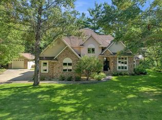 2400 Shadowview Cir, Plover, WI 54467