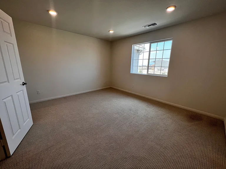 4240 S Laguna Ave — Photo 7