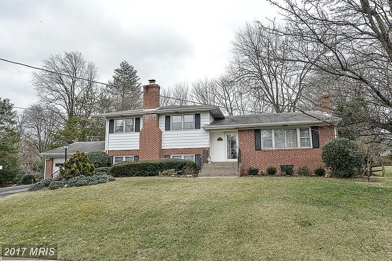 1st image of 606 Manor Dr NE