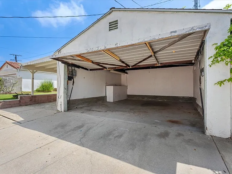 8020 Cowan Ave — Photo 14