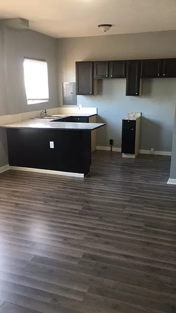 2 bed, 800 sqft, $1,300 — Photo 2