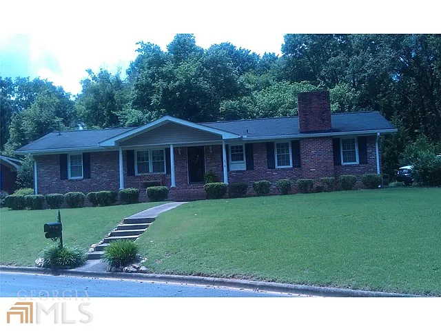 104 Parkway Dr SE photo 1