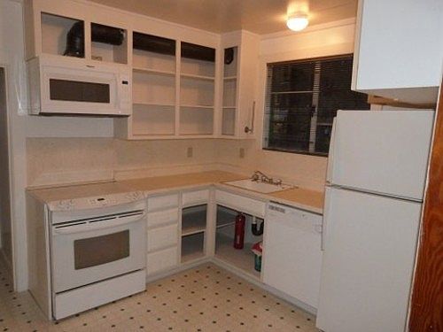 3rd image of 3133 Sacramento Ave #C