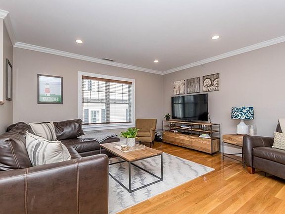 4th image of 27 Robbins St APT 4