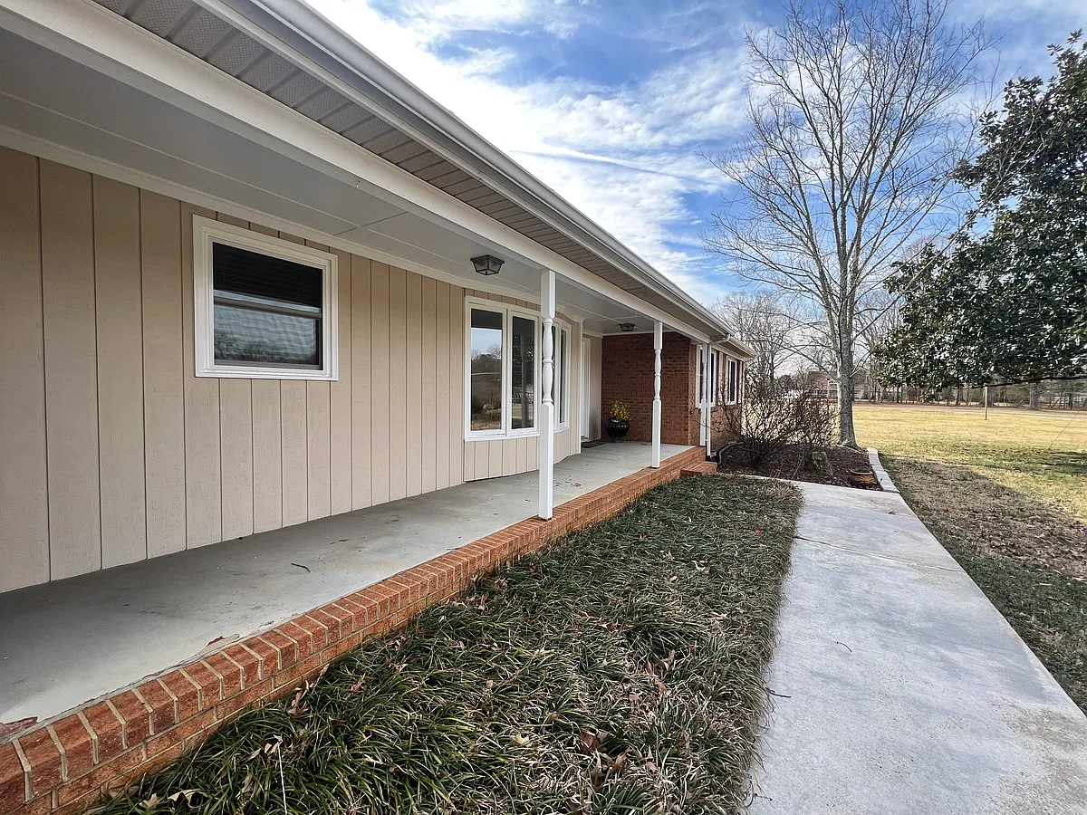 Building Photo - 149 Lytton Farm Rd